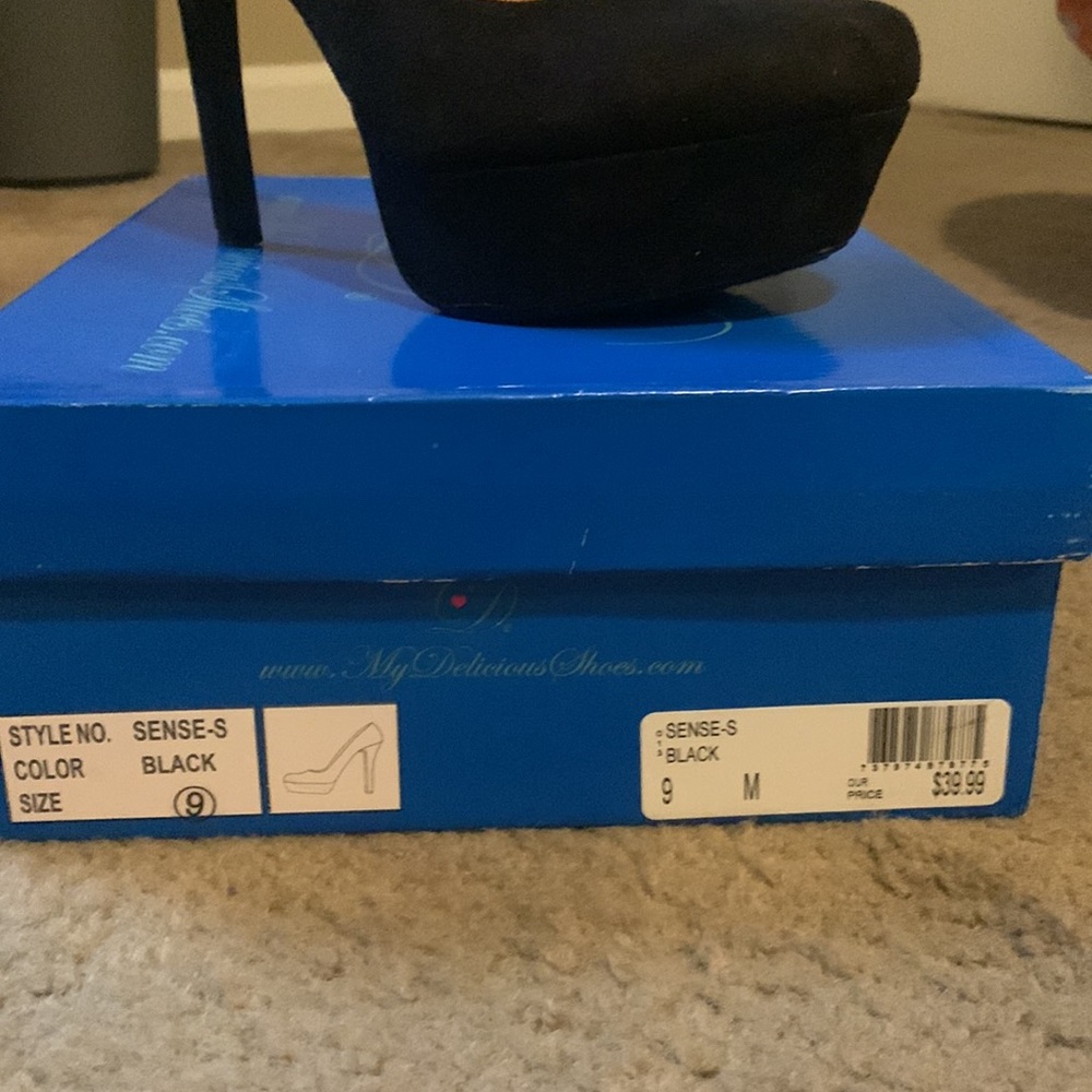 Heels - Picture 2 of 4